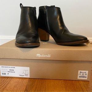 Madewell Size 7 Black Ankle Boots in Leather